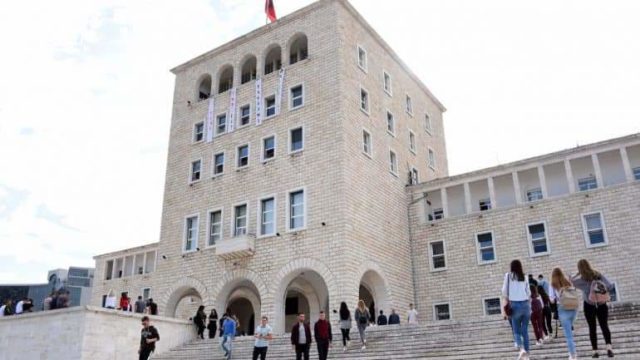 8498251B-C504-436C-9539-4148EA8B3351