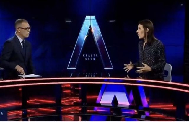 AC1260F8-932D-4298-A654-5303A017A6FC