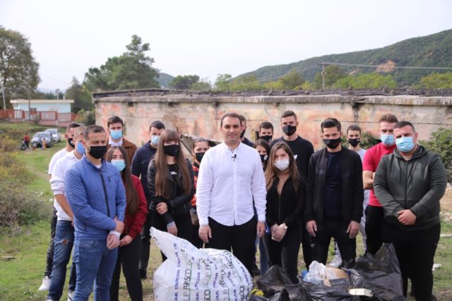 AFDD996F-A56C-4C3B-841B-70D1E47B7F3F