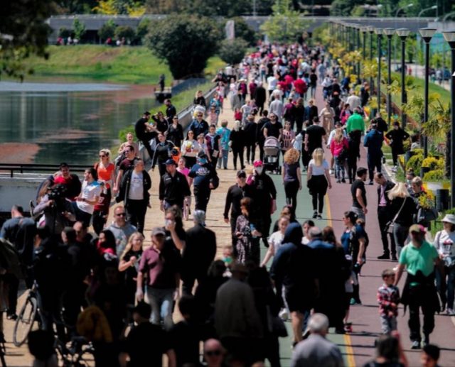 Ekspertët:Tirana rrezikon karantinë,COVID-19 jashtë kontrollit