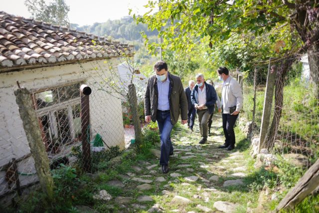 Basha me banoret: Nje vit nga termeti, banoret e Ishmit te harruar nga qeveria