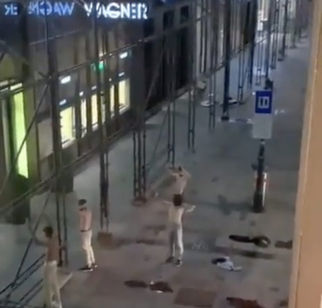 EC11D7DC-CC4E-464A-B8A0-F0B0C62F2AE6