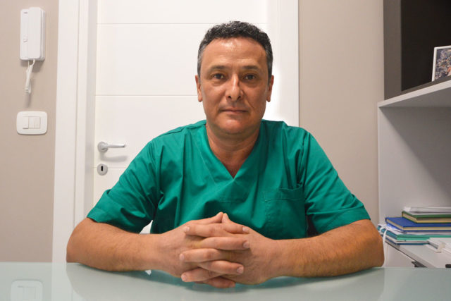 Kirurgu i QSUT infektohet me COVID-19