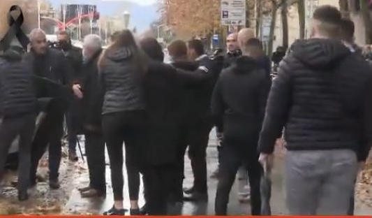 6A1D8DDA-33FB-43FD-9A04-9D1E7ABB1E02