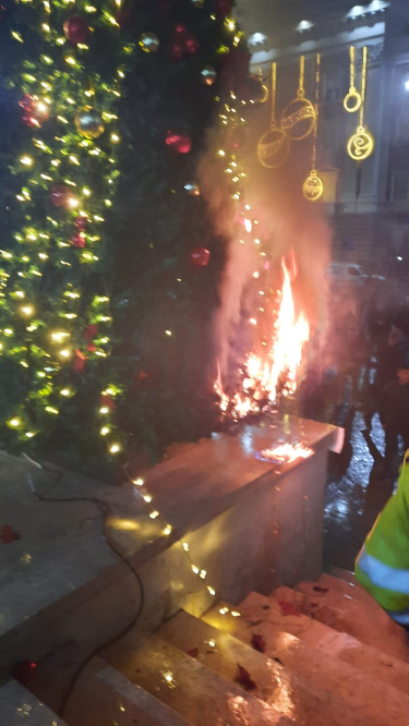 B6AF174B-DDF6-4595-926B-C20A6DC8A4E8