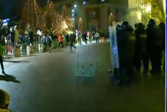 BDBF7A11-974F-461C-AE2E-78CE7F4CE2AF