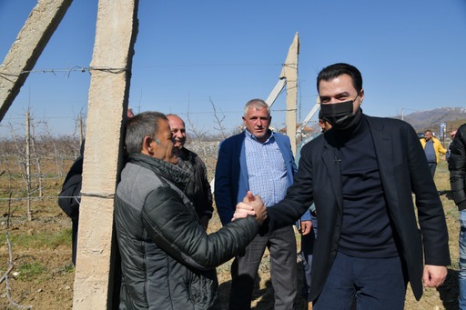 4561CAE6-6AA1-4172-9540-68F68011C76B