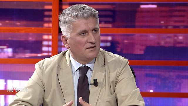 4B24B43E-8474-4B39-BEE5-839CE6391C37