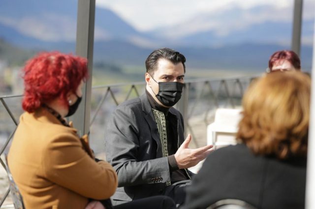 6E873687-4059-4A0A-82FE-CC534BA33434