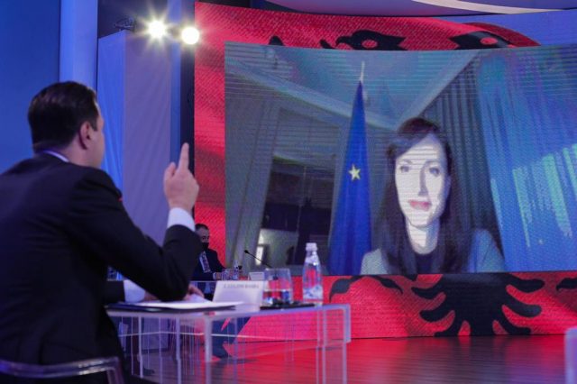 7A6E37A0-02FD-4831-A804-5D22113A2BCB