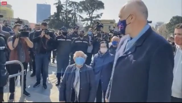 9DE7F682-189B-45FF-91F4-4D0A927440A5