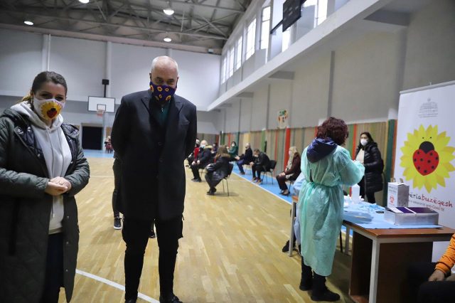 9EC4FB13-80E1-4411-A810-FD538518A2D1