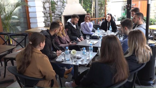 B959F4F3-5299-454D-8F01-CB2579360B23