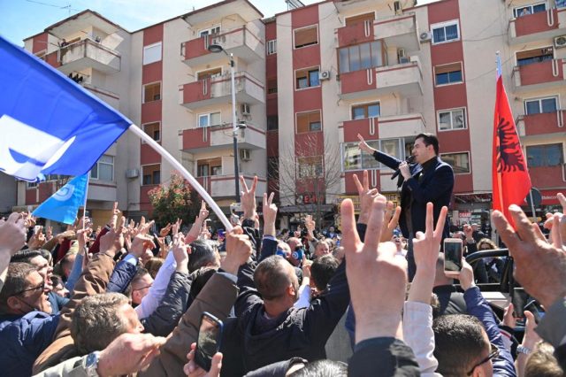 F4C0C6FA-E57E-470A-B960-394FA9D1E1DF