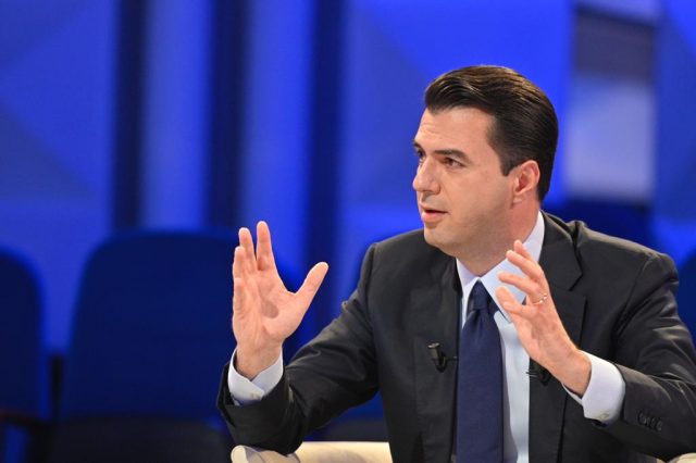 2FBBAFE7-6A0B-4560-AF91-FFD057BF2FAC