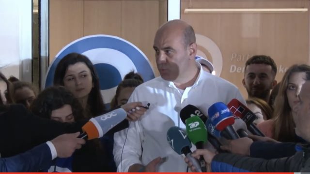 345D28FB-F4FF-436A-AA4B-9C029DEB753F