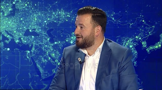 5FE32A52-CA3D-4876-873E-DB6F78C07B35