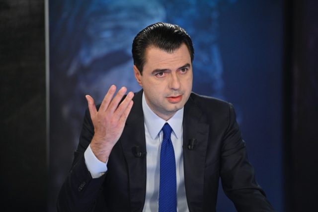 C39F0443-9C93-4CE5-8BC1-EB65087E7653