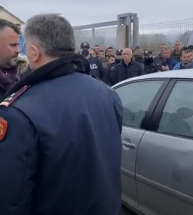 ED90AFF6-1815-413E-A733-751E18954101