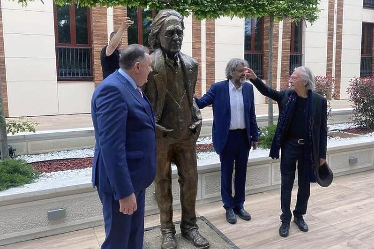 0A98E8F8-30C6-4ABC-BBBA-63CB96849362