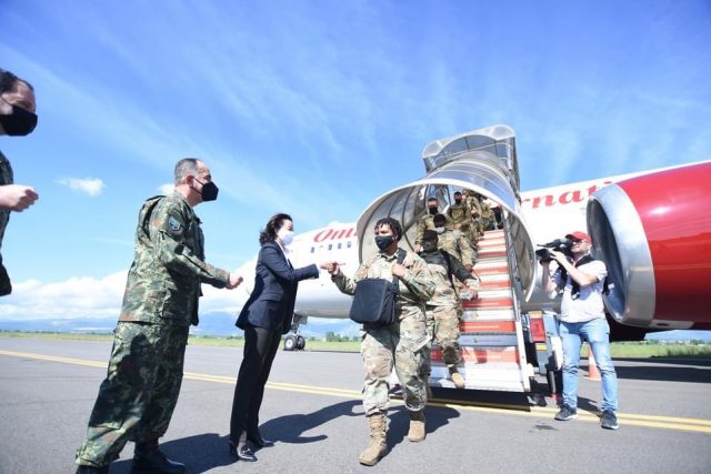 EF786747-A262-44D0-BC19-598E8DC7204B