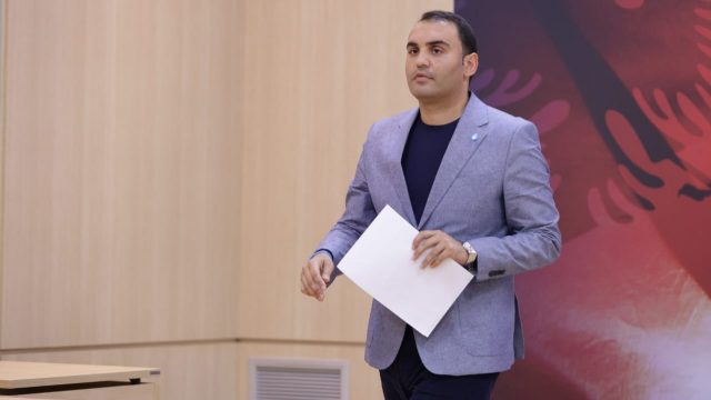 FF87567A-D0AD-44BE-9CB2-446D883C7B8F