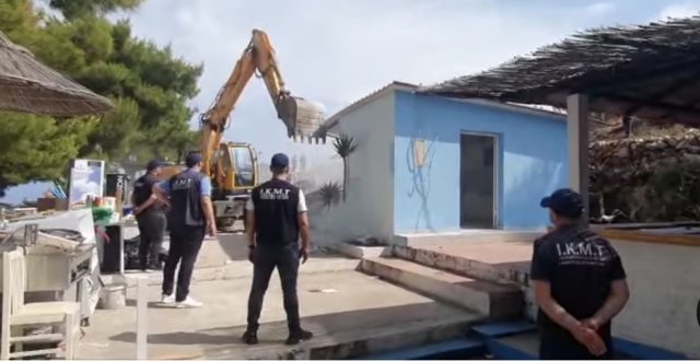 4CE3BB2D-EEEC-4374-A630-5A9F4E14207E