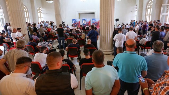 84CB3112-B943-4AE0-974E-3C5547F6931B