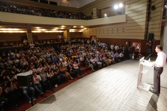 AF8D2914-D3FC-4521-B9C9-30C10E614E35