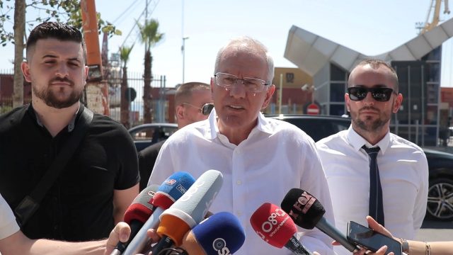 C2257F52-9820-4AAE-869F-FF078D599316