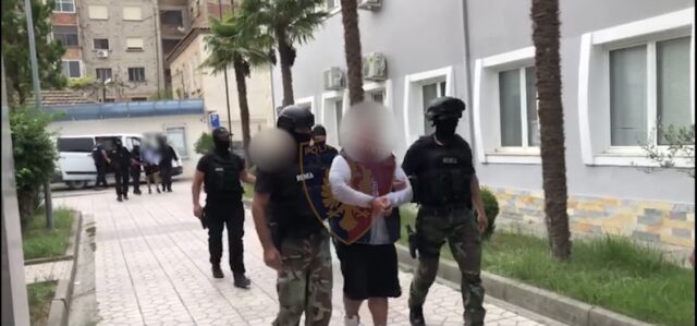 0814F237-0433-4A49-973B-6AB408389F1F