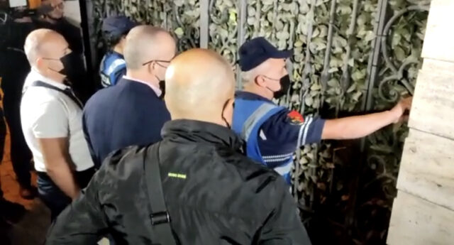 0651909C-F74A-4BA3-BB80-D728B69617F2