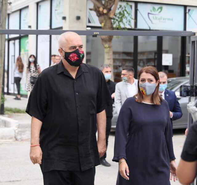 rama manastirliu maska vere