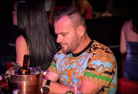 2D2B69F6-5BE5-40A2-8AC4-46A63A929EDD