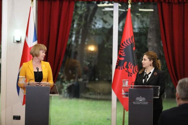 5D24CD76-E543-49AF-9A7A-28224ACAA0A8