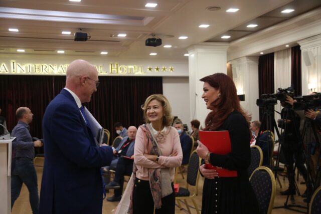 69D8829B-5A96-4364-8764-821A453CD5CF