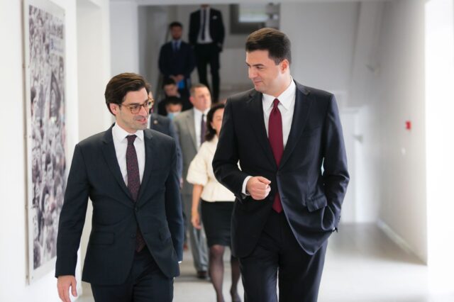 91B8FD5A-1B14-418C-A7C4-FDAE35BAA2A8