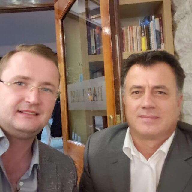 983F32B6-B019-4176-9B51-A6477BA2B3B4