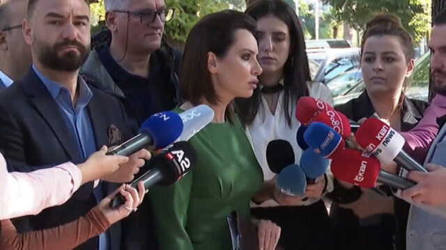 A8A1CF23-3941-4B6F-B4B7-D7ED72D691B7