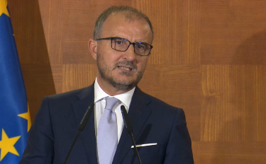 ACA75894-3F33-4D10-A44C-D5CF3864EA52