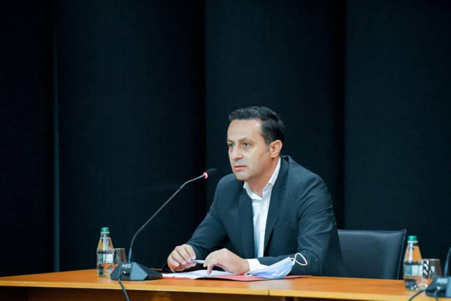 F60B78DB-3580-471B-AE91-FED569FCAAD9