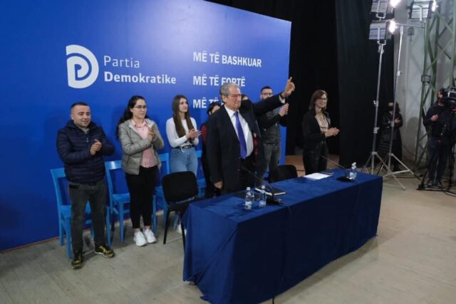 7B6D63A4-579C-44EE-9CCC-99F1995E722D