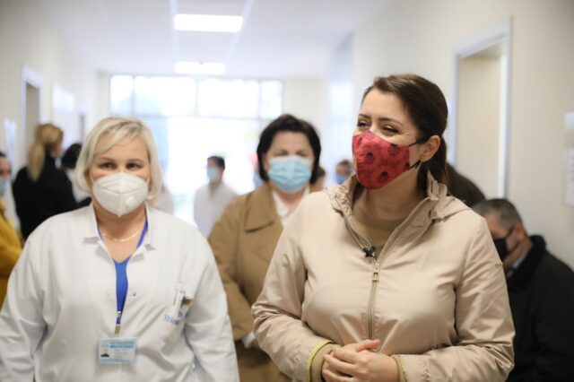 C9D25B04-04A0-483A-9DEB-4B20DEB9BA8B