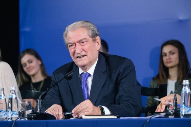 C9EF8A34-44EB-4133-83E9-ED325F2B7ABC