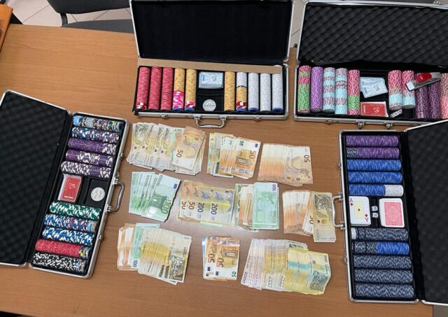 D7718F3E-20D8-4DB6-AC8C-6B7B96889942