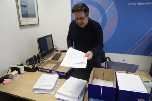 ECE3733A-7253-46D4-8C22-E43390DC5DD4