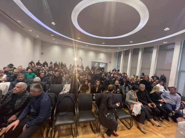 016C72E2-25B3-48D6-9977-D1947880D2AD