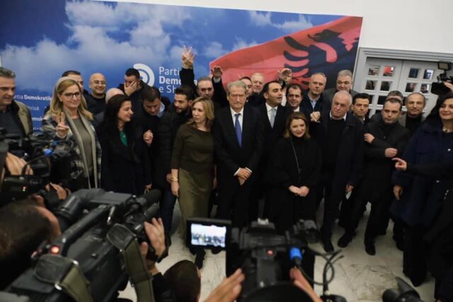 97A93243-27E0-4E89-8722-DD6490306A8B