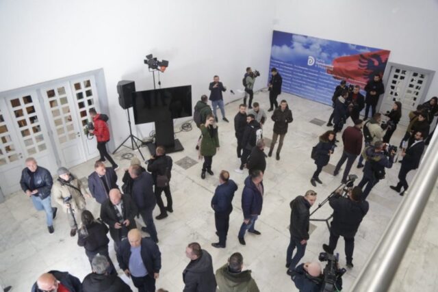 D2161739-F844-4AB3-A203-FCC416425953