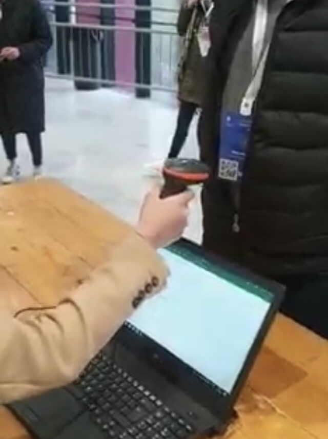 DD571FF9-6043-4E23-B926-4D03E4623091